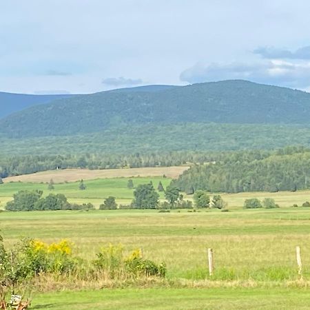 La Patrie Couette Et Cafe Au Crepuscule Bed & Breakfast エクステリア 写真